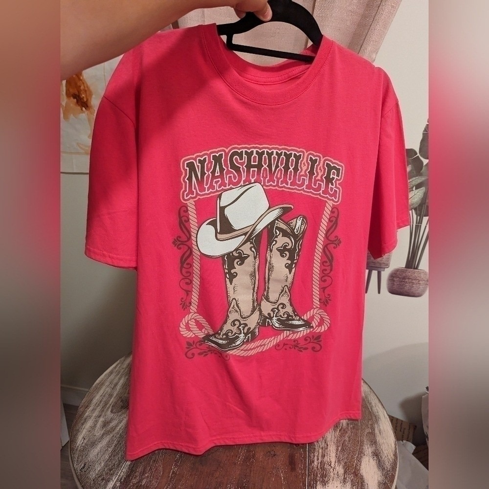 Rebellious One Pink Nashville Cowboy Boots Graphic Tee Womens Large